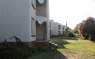 2 Bedroom Flat in Uitsig