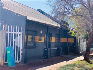 300 m² Land available in Burgershoop