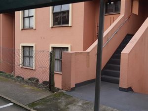 2 Bed Apartment in Caversham Glen