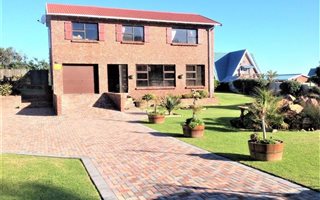3 Bedroom House in Seaview