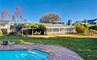 4 Bedroom House in Florida Hills