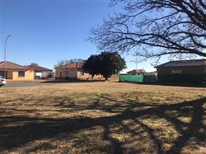 700 m² Land available in Strubenvale