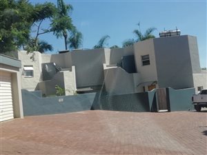 3 Bed Duplex in Waterkloof Glen