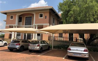 698 m² Office Space in Vorna Valley