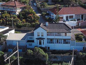 5 Bed House in Kalk Bay
