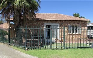 3 Bedroom Townhouse in Brits Central