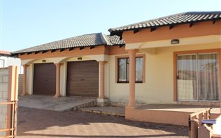 5 Bedroom House in Ncandu Park