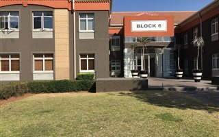 32 m² Commercial space in Fourways