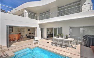 6 Bedroom House in Camps Bay