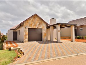 2 Bed House in Paradise Beach