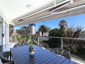 3 Bed Apartment in Bantry Bay