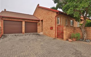 2 Bedroom Townhouse in Honeydew Ridge