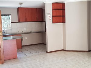 3 Bed Townhouse in Die Hoewes