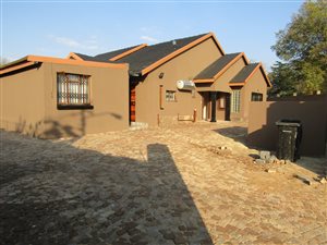 Bachelor apartment in Kempton Park Ext 4