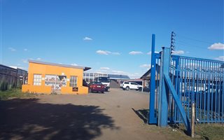90 m² Commercial space in Hamilton