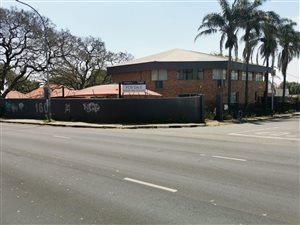 800 m² Commercial space in Northcliff