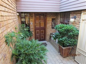 3 Bed Townhouse in New Muckleneuk