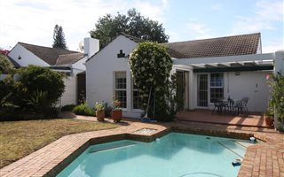 3 Bedroom House in Bergvliet