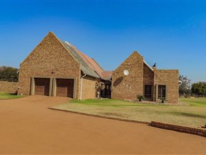1.6 ha Farm in The Orchards