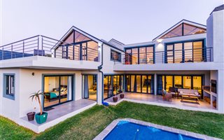 5 Bedroom House in Fish Hoek