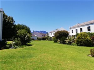 3 Bed Apartment in Somerset West Central