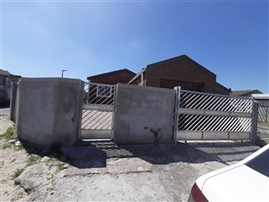 2 Bed House in Philippi
