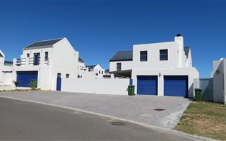 4 Bedroom House in Blue Lagoon