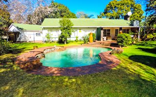 3 Bedroom House in Aston Manor