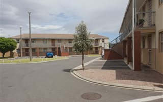 2 Bedroom Apartment in Brackenfell Central