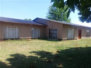 4 Bed House in Jameson Park