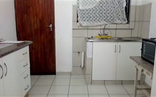 2 Bedroom House in Brackenham