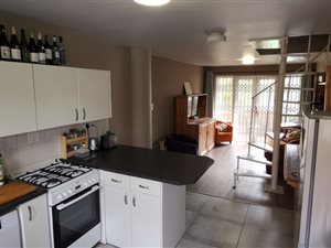 2 Bed Apartment in Stellenbosch Central