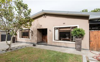 4 Bedroom House in Blanco