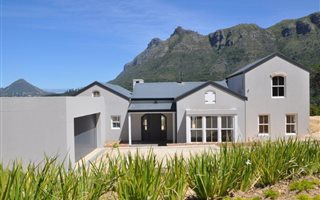 3 Bedroom House in Constantia