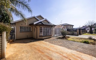 3 Bedroom House in Lenasia South
