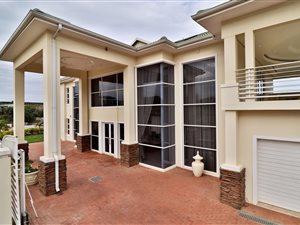 5 Bed House in Mt Edgecombe