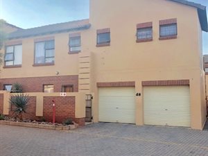 3 Bed Duplex in Rangeview