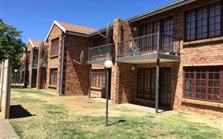 2 Bedroom Apartment in Brandwag
