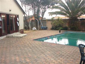 3 Bed House in Nigel Central