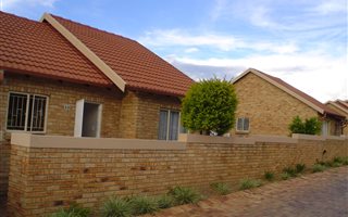 2 Bedroom Townhouse in Kosmosdal
