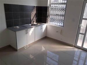 700 m² Commercial space in Briardene