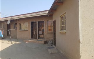 2 Bedroom House in Kaalfontein