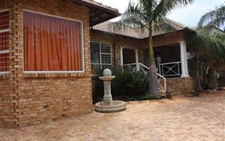 3 Bedroom House in Featherbrooke Estate