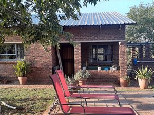1.8 ha Smallholding in Monavoni