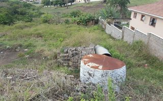 933 m² Land available in Metcalfe Park