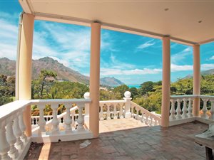 8 Bed House in Hout Bay and surrounds