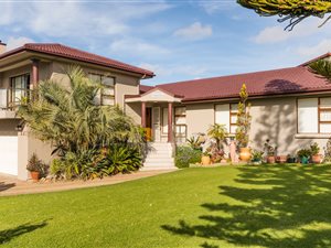 5 Bed House in Hartenbos Heuwels