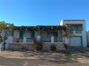 3 Bed House in Langebaan North