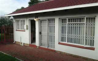Bachelor apartment in Secunda