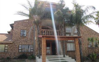 7 Bedroom House in Rietvalleirand
